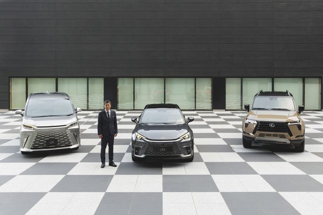 Lexus presenta su nueva línea de modelos y anuncia el lanzamiento de uno 100% eléctrico en 2026