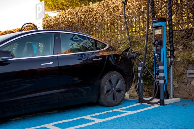 Porwedot y Chargemap lanzan 'Remote Charge' para recargar el coche en remoto desde el móvil