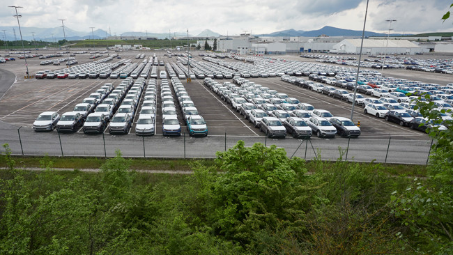 La dirección de Volkswagen Navarra garantiza la recuperación del empleo fijo actual para 2026