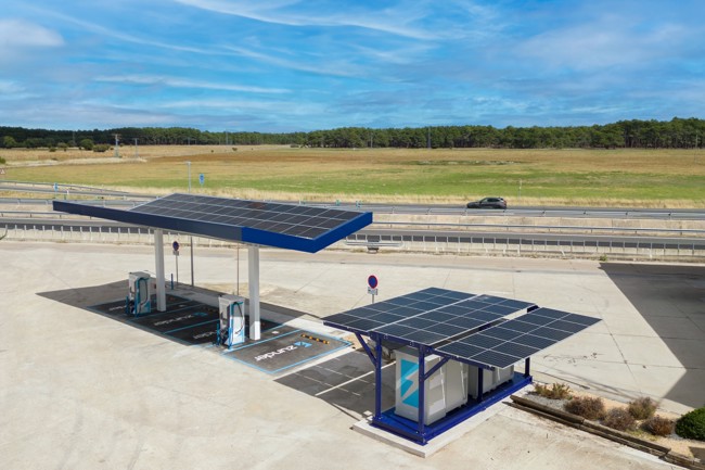 Zunder inaugura las primeras instalaciones de carga ultra-rápida autosuficientes en España