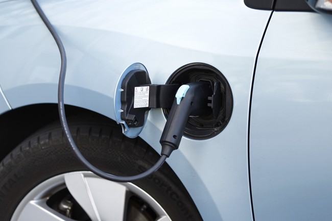 El nivel de renta y el diseño de las ayudas obstaculizan el despliegue del vehículo eléctrico en España