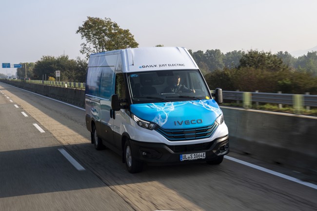 Iveco lanza la eDaily, su primer vehículo comercial 100% eléctrico con autonomía de hasta 400 kilómetros