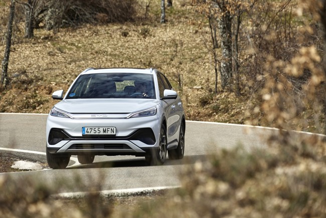 Más de la mitad de los españoles consideraría comprarse un coche de marca china, según carwow