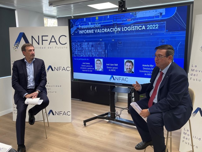 El transporte de vehículos por carretera, barco y tren repuntó un 2,6% en 2022, según Anfac