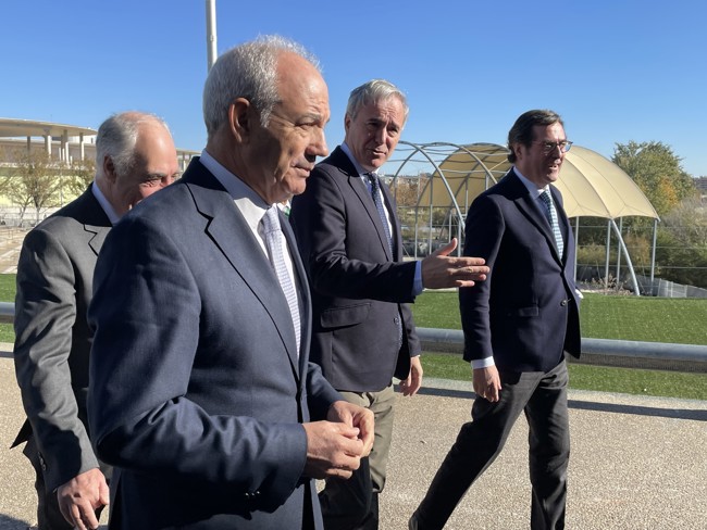Azcón pide al Gobierno que se comprometa con la fábrica de baterías de Stellantis: "Vamos tarde"