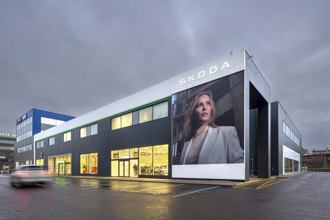 Skoda Auto lanza el despliegue global de su nueva identidad corporativa en más de 4.000 concesionarios