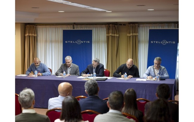 Firmado el convenio de Stellantis Vigo, con el compromiso de la marca de adjudicar la nueva plataforma