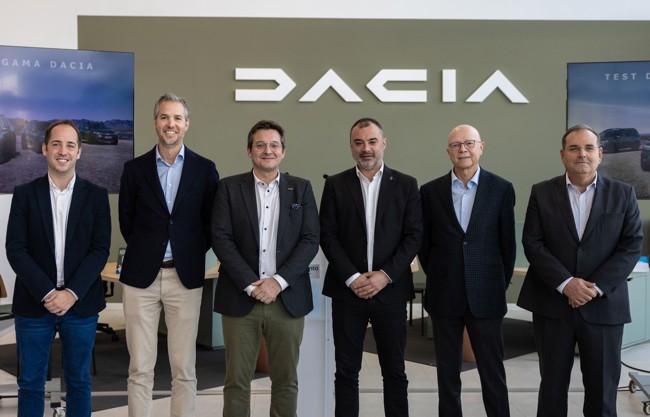 Dacia presenta su nueva imagen corporativa en Barcelona