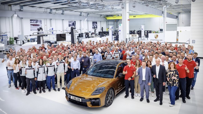Porsche produce el coche dos millones en su planta de Leipzig, un Panamera Turbo E-Hybrid