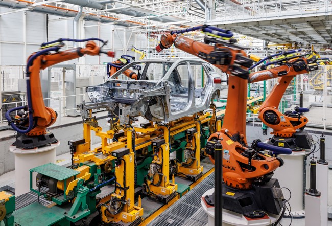 Renault lanza un plan para ahorrar hasta el 50% los costes industriales por vehículo hasta 2027