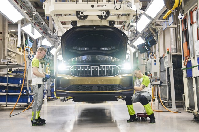 Skoda inicia la producción del nuevo Kodiaq en la planta de Kvasiny, donde ha invertido 49 millones