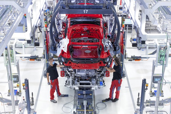El sector automovilístico español ganó 36.900 empleos en 2023, según la EPA