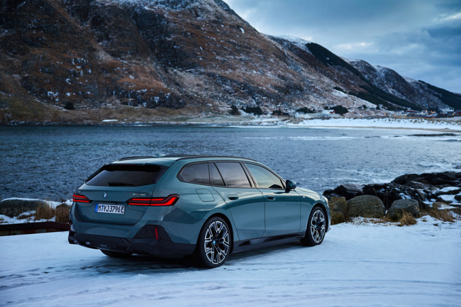 BMW presenta el Serie 5 Touring, que incluye por primera vez dos variantes totalmente eléctricas