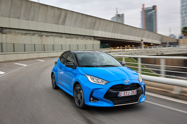 Toyota actualiza el Yaris con nuevas tecnologías y nueva motorización 130H, desde 22.400 euros
