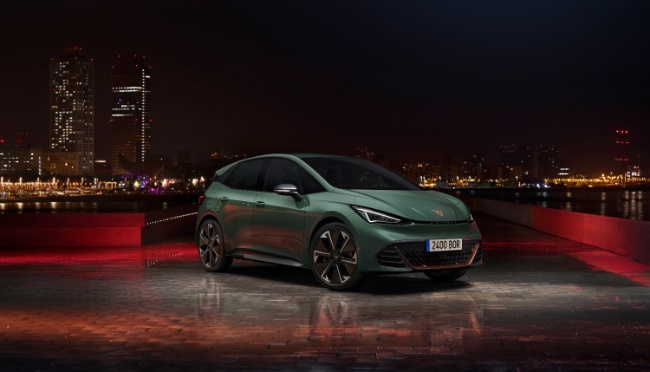Cupra lanza el Born VZ, una versión "más potente" con 240kW