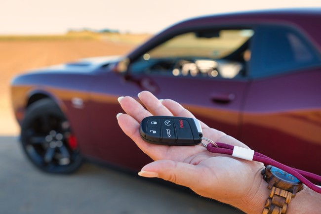 Los contratos de renting aumentan, pero el interés por electrificados desciende, según Coches.net