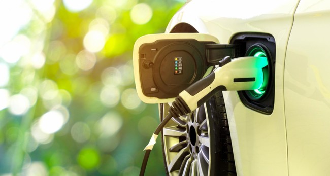 La cuota de eléctricos se hunde en Europa al nivel más bajo en un año pese al repunte de la demanda