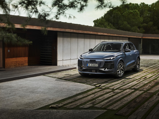 Audi lanza el Q6 e-tron, el primer eléctrico en la plataforma PPE, para competir con el Tesla Model Y