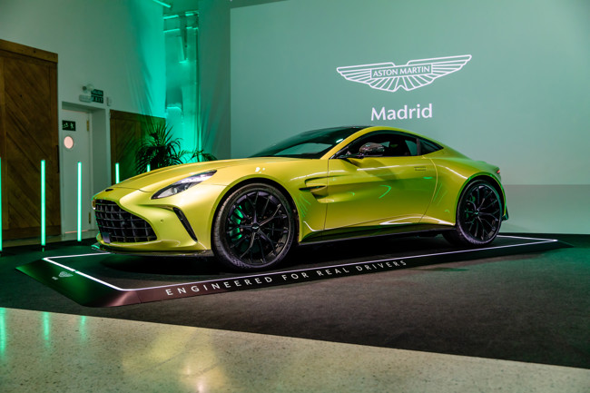 Aston Martin presenta el nuevo Vantage con motor V8 y 665 CV de potencia, desde 250.000 euros