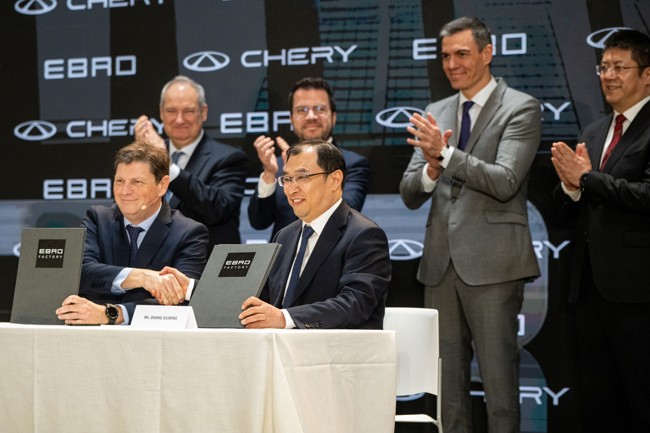 Chery y Ebro pactan producir 50.000 vehículos en la Zona Franca de Barcelona en 2027