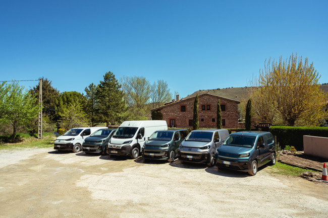 Fiat Professional renueva su gama de vehículos comerciales con versiones eléctricas desde 19.210 euros