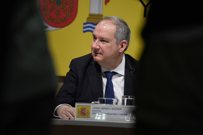 Hereu confía en "alcanzar la media europea" y doblar la cuota de vehículos eléctricos