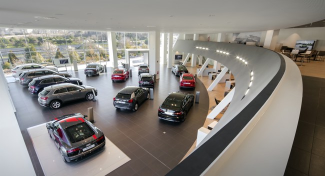 El precio medio de los automóviles sube un 1,7% en un año y escala ya hasta casi 24.000 euros