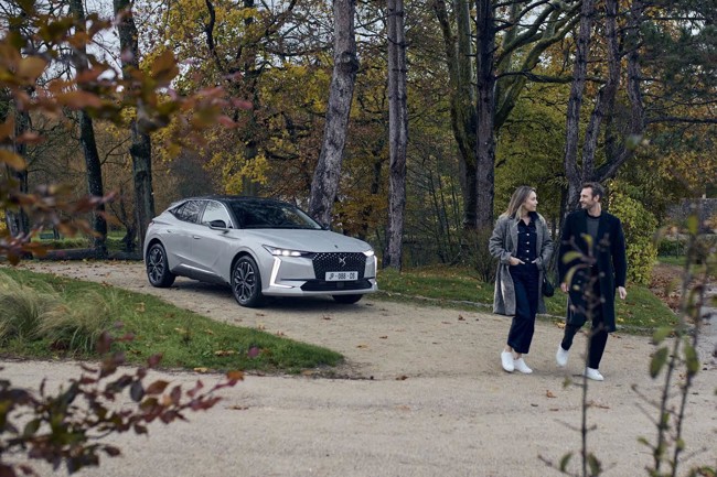 DS lanza la versión híbrida del DS 4 desde 38.000 euros