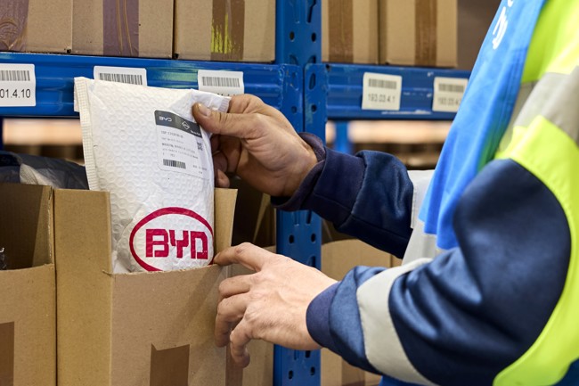 BYD inaugura su primer centro de logística de recambios en España en Guadalajara