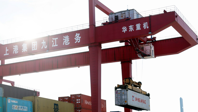 China estudia subir los aranceles sobre los coches importados en respuesta a EE.UU. y la UE