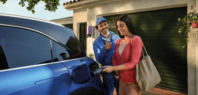Endesa lanza una nueva solución para recargar el coche eléctrico dentro y fuera de casa