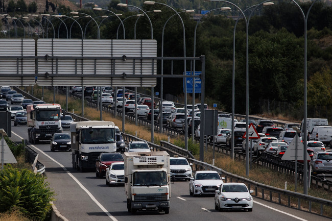 Nueve de cada diez españoles se desplazará por carretera este verano, según coches.net