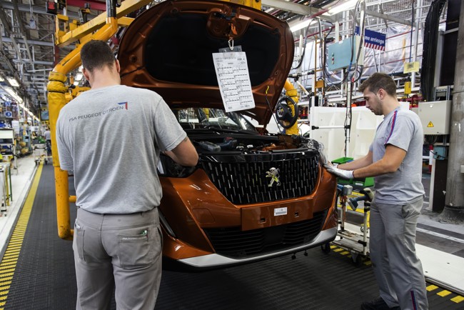 La producción de vehículos se estanca y alcanza 1,11 millones de unidades hasta mayo, un 2,9% más