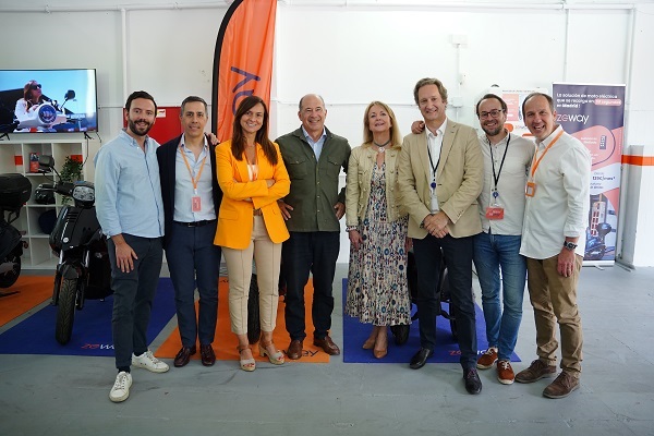 La empresa de servicios de motos eléctricas Zeway inaugura su primera sede en Madrid