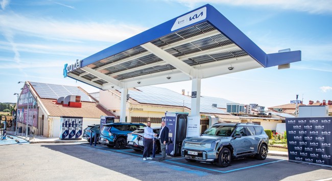 Kia y Zunder firman un acuerdo para ofrecer a los clientes un precio especial al recargar su coche