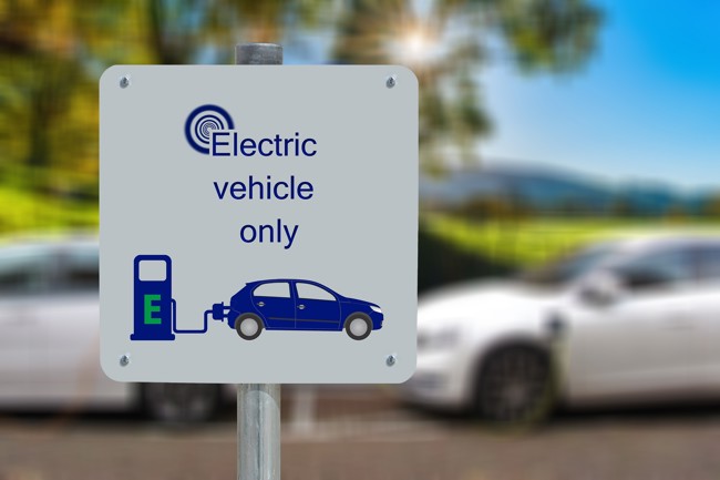 El mercado de baterías de vehículos eléctricos generará 390.000 millones de euros en 2031, según un informe
