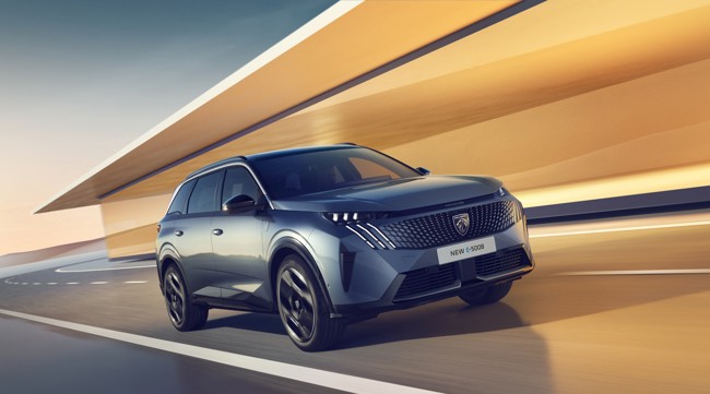 Peugeot abre los pedidos de su nuevo eléctrico, el e-5008, con una autonomía de 660 kilómetros