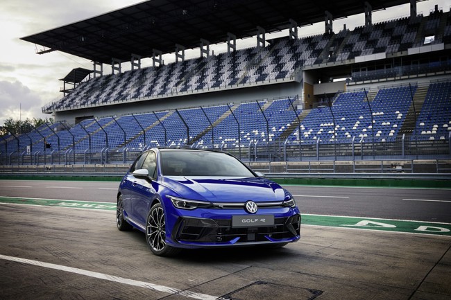 Volkswagen presenta los nuevos modelos Golf con 333 caballos y desde 53.795 euros
