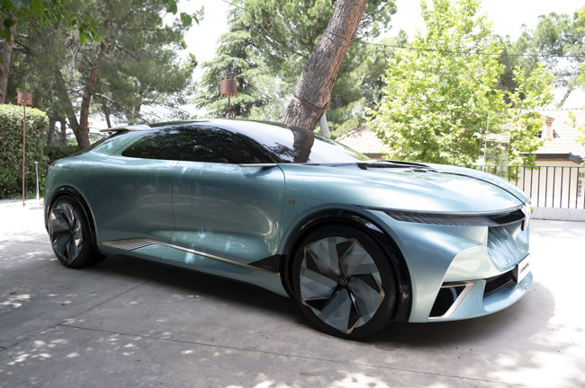 La china Dongfeng lanza en España el prototipo i-Cozy, su visión de la electricificación "del futuro"