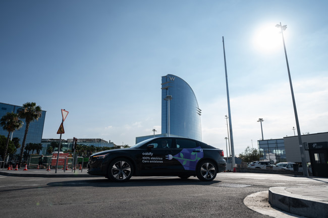 Cabify acuerda con Polestar incorporar 100 coches eléctricos entre Barcelona y Madrid