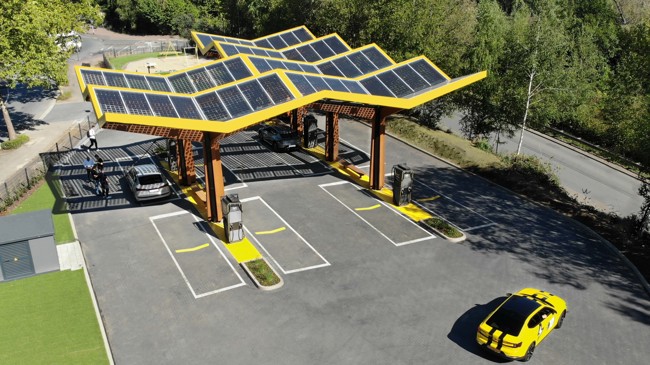 Autopistas y Fastned construirán dos estaciones de recarga ultrarrápida en la C-32 en Barcelona