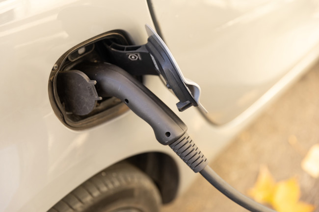 Tres de cada diez españoles, dispuestos a comprar vehículos eléctricos, aunque piden más innovación