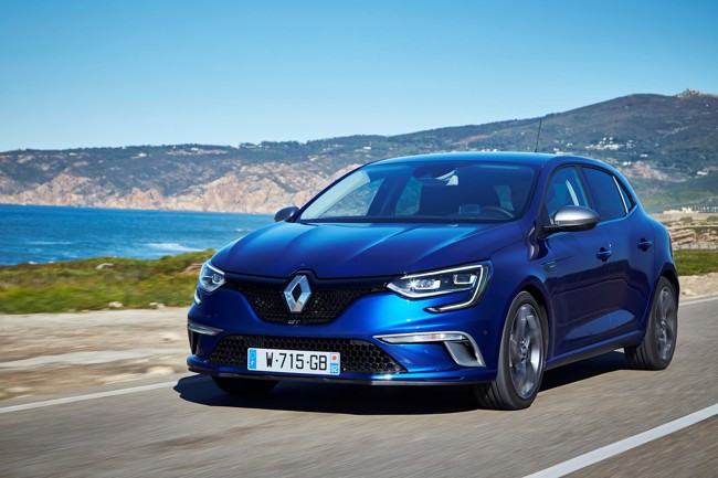 OCU presenta la última de las siete demandas colectivas del 'cártel de coches' contra Renault