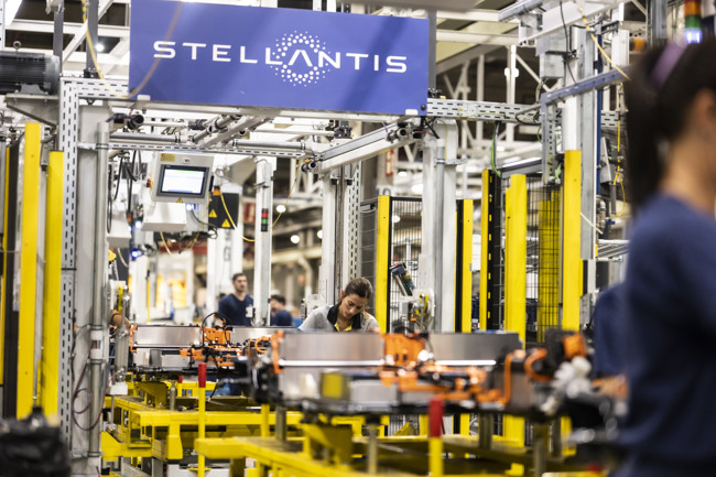 Stellantis integra en su gama el primer lubricante de Europa elaborado a partir de aceite regenerado