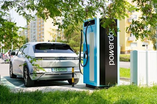 Powerdot recauda 165 millones en financiación verde para acelerar la expansión de sus cargadores