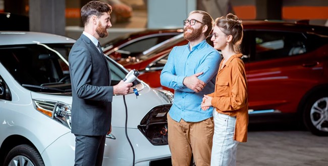 BBVA crea una plataforma junto a 75 concesionarios para acelerar la expansión del coche eléctrico