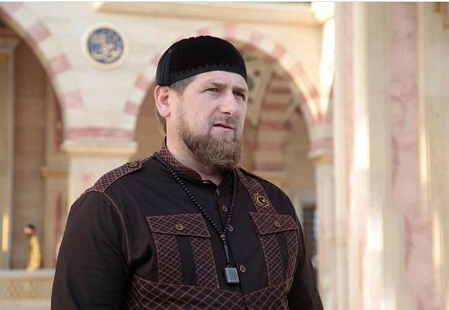 Elon Musk niega haberle regalado un Cybertruck al dictador checheno Ramzan Kadyrov
