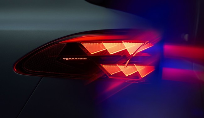 Cupra muestra los detalles de su nuevo Terramar en la playa de Barcelona