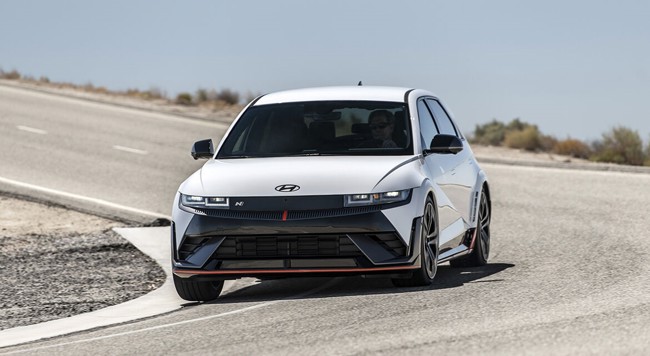 El Ioniq 5 N de Hyundai obtiene el premio de coche eléctrico del año de 'Car and Driver'