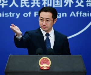 China pide a Canadá no "politizar las cuestiones comerciales" tras aranceles del 100% a eléctricos